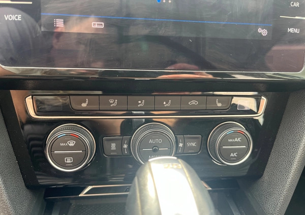 Volkswagen Passat cena 92000 przebieg: 164891, rok produkcji 2019 z Chęciny małe 781